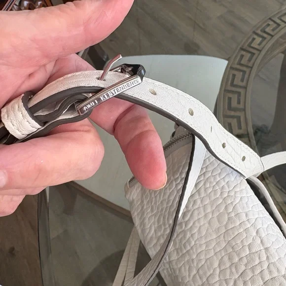 🤍🤍AIMEE KESTENBERG WHITE FLAP PEBBLED LEATHER CROSSBODY BAG!🤍🤍 - Picture 6 of 10